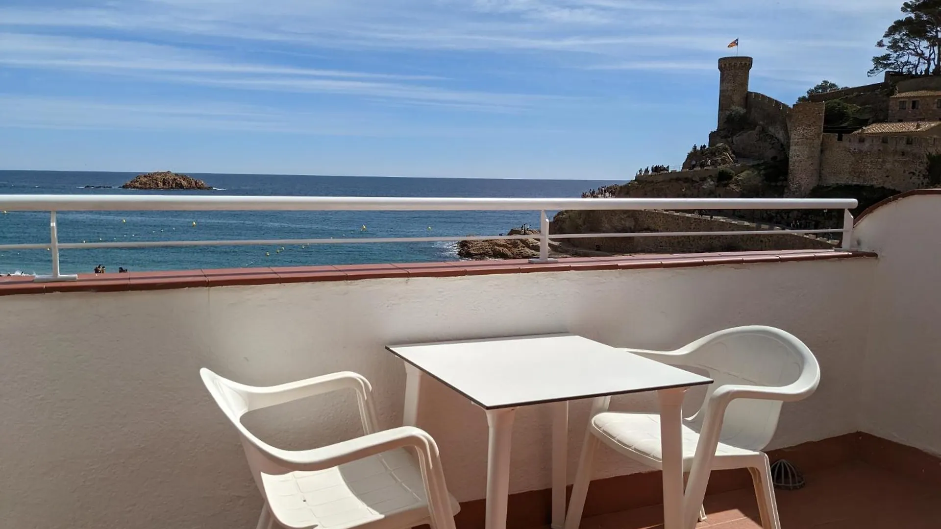 Hotel Restaurante Capri Tossa de Mar 2*,