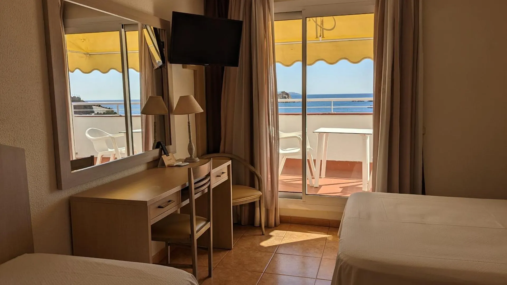 **  Hotel Capri Tossa de Mar Spain