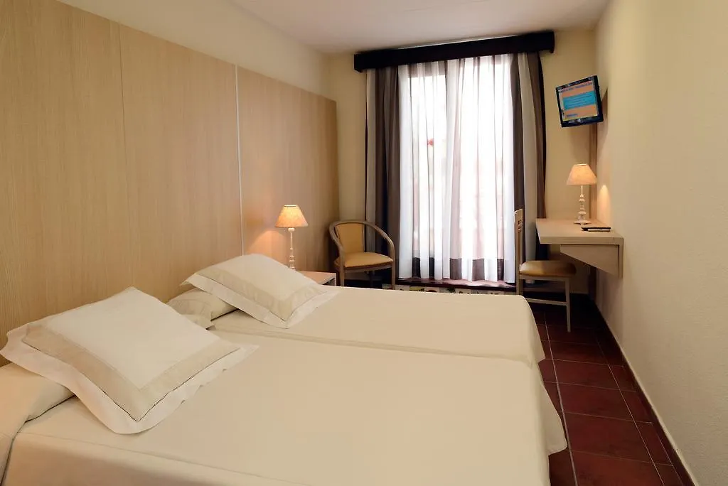 Hotel Capri Тосса-де-Мар 2*,